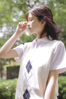 漂亮的保姆在完整5视频带翻译